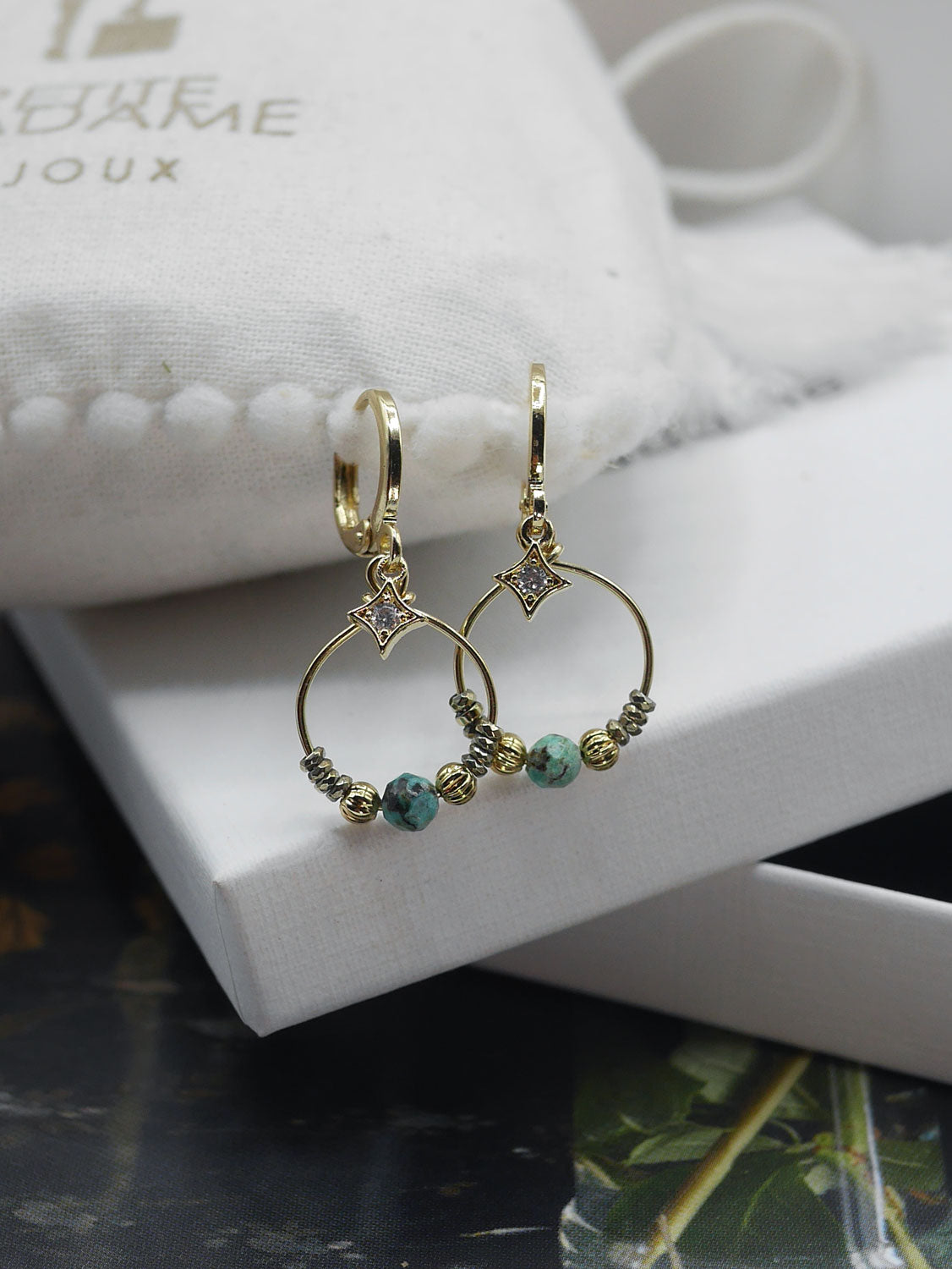 Boucles oreilles créole suspendue Hamsa