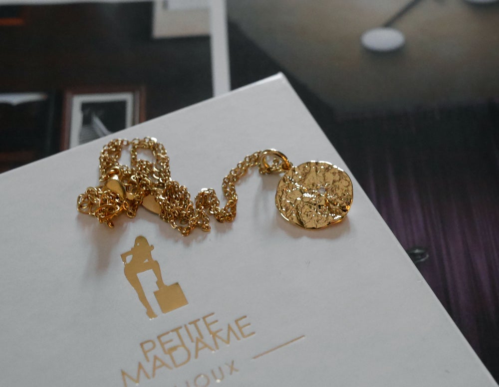 Collier médaille martellée