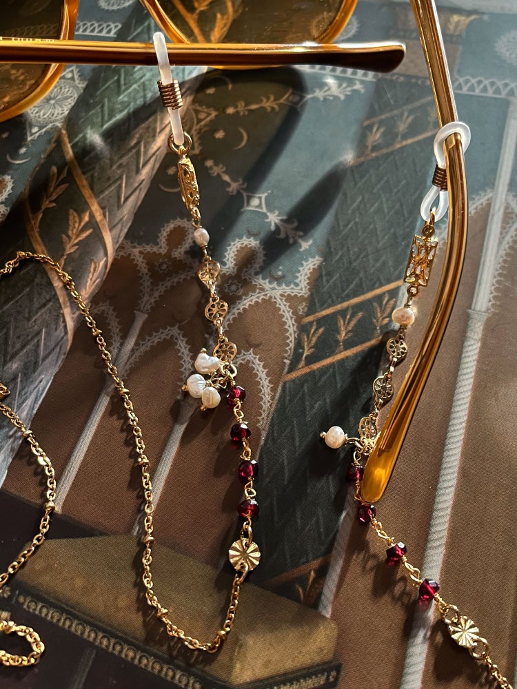 Bijou chaine pour lunettes créateur