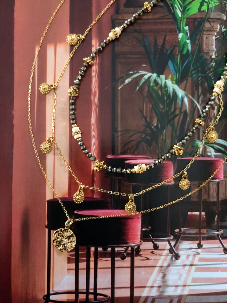 Collier médaille martellée