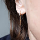 Petites boucles d'oreilles hameçon à enfiler et perles dorées