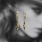 Petites boucles d'oreilles hameçon à enfiler et perles dorées