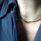 Collier ras de cou perles dorées irrégulières - Nadia