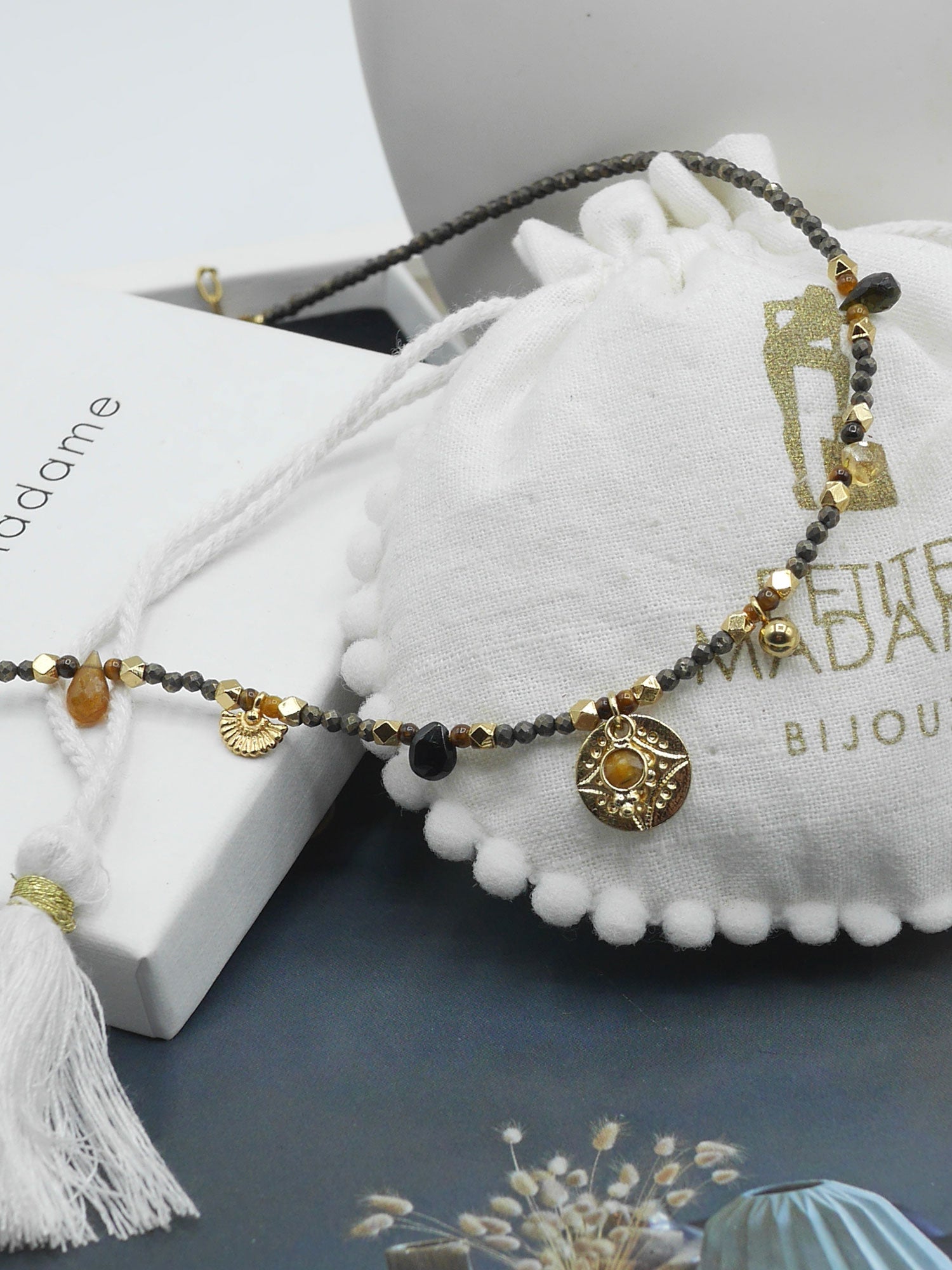 Collier Ras de Cou Noir avec Perle Centrale Collier Ras de Cou Noir avec Perle Centrale