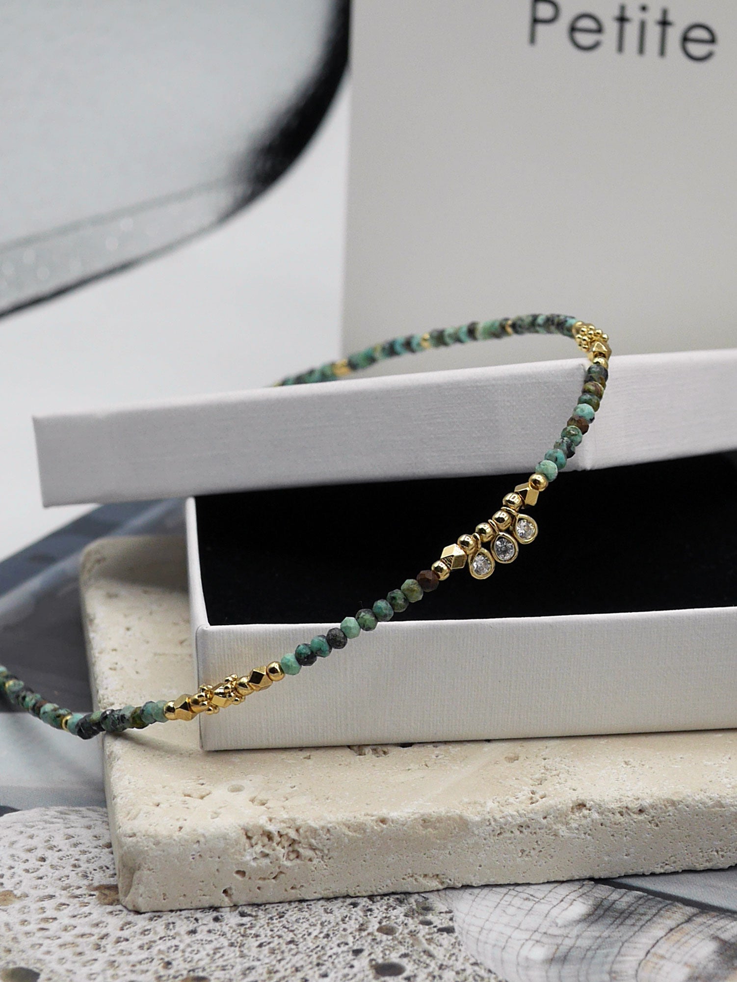 Collier créateur fin ras de cou pierre semi précieuses – Petite Madame